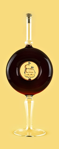 Бутылка с судном из стекла ручной работы