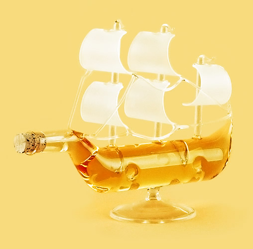 Судно из стекла ручной работы