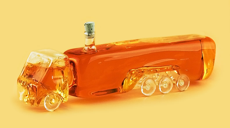 Грузовик из стекла ручной работы