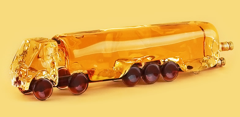 Грузовик из стекла ручной работы