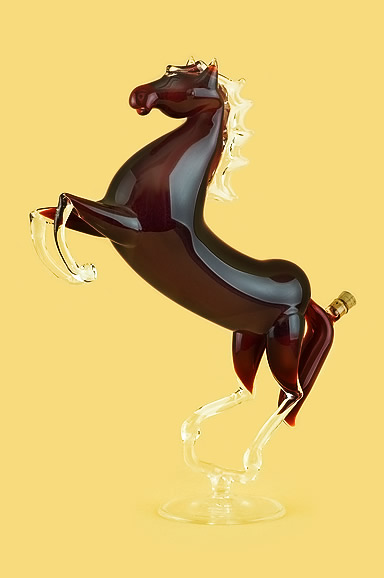 Конь на подставке из стекла ручной работы