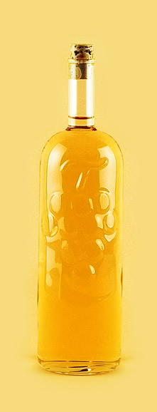 Бутылка с виноградной гроздью из стекла ручной работы