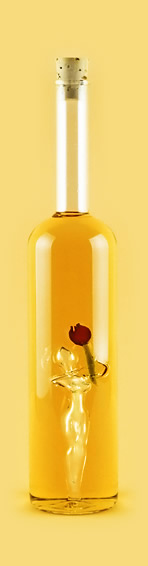 Бутылка «Девушка с розой» из стекла ручной работы